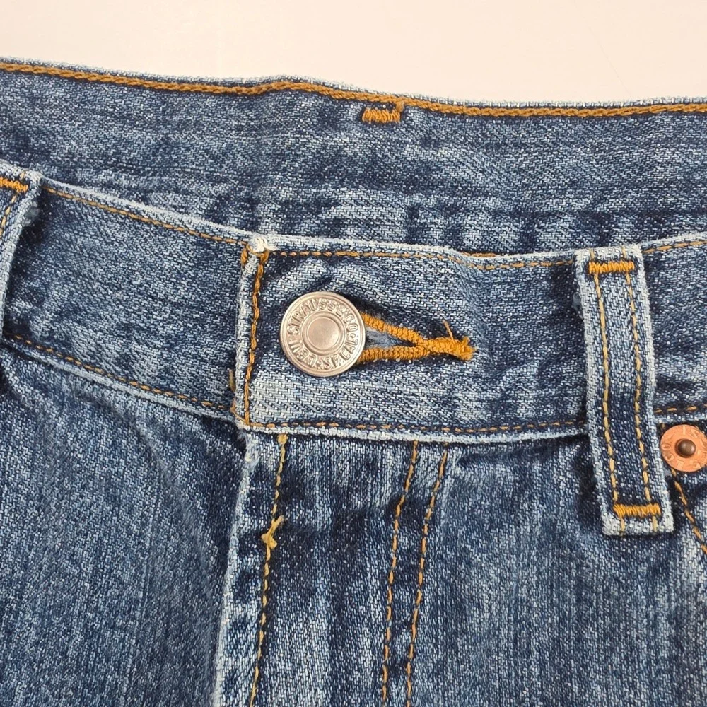Levi's 550 Denim Shorts Mens 30 Blue Relaxed Fit Medium Wash Cotton 5-Pocket Y2K